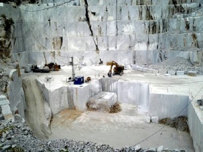 Carrara: le Cave di Marmo da (Pistoia) - immagine 5